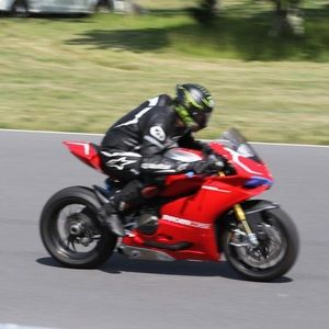 Meet your Posher, Wiriya